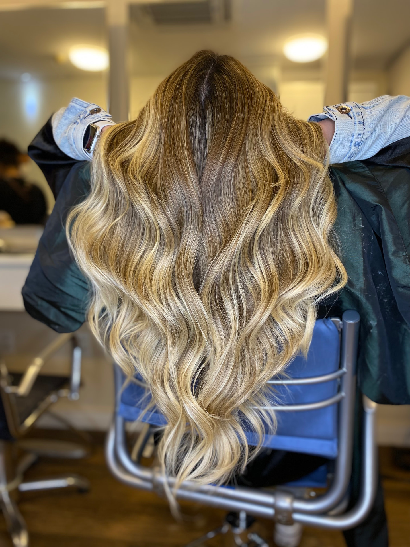 Mechas douradas em cabelo longo